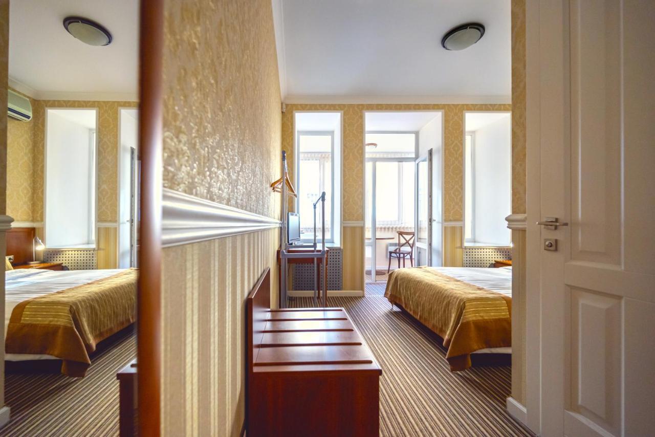 Consul Hotel Консул Odessza Kültér fotó