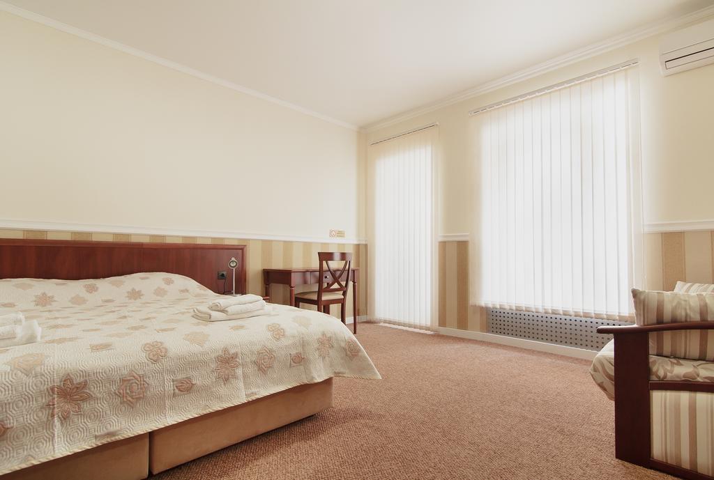 Consul Hotel Консул Odessza Szoba fotó