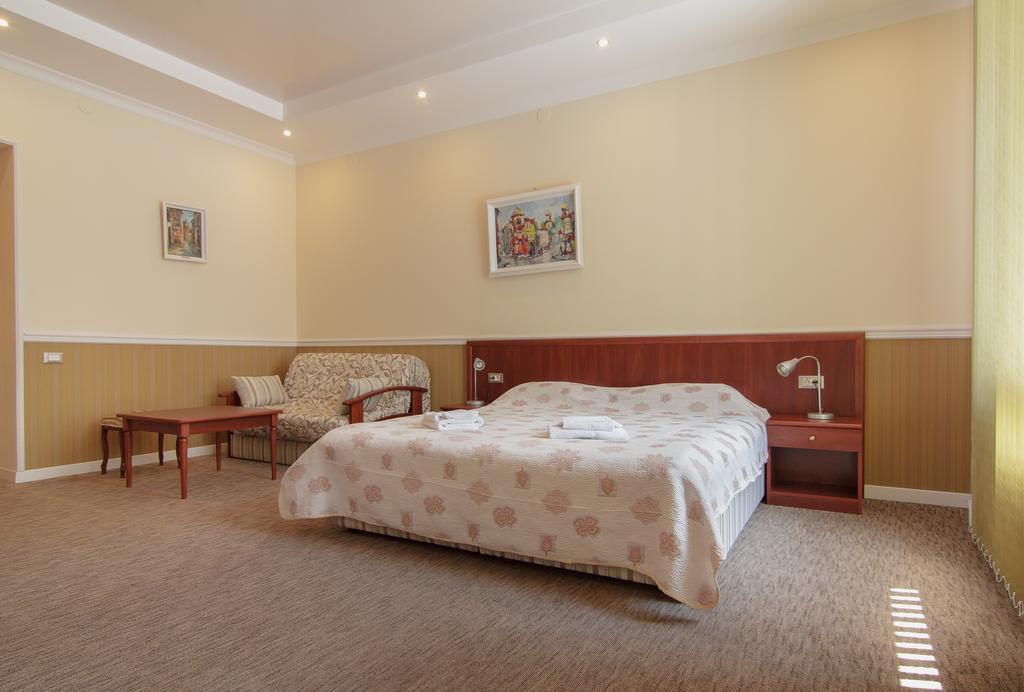 Consul Hotel Консул Odessza Szoba fotó
