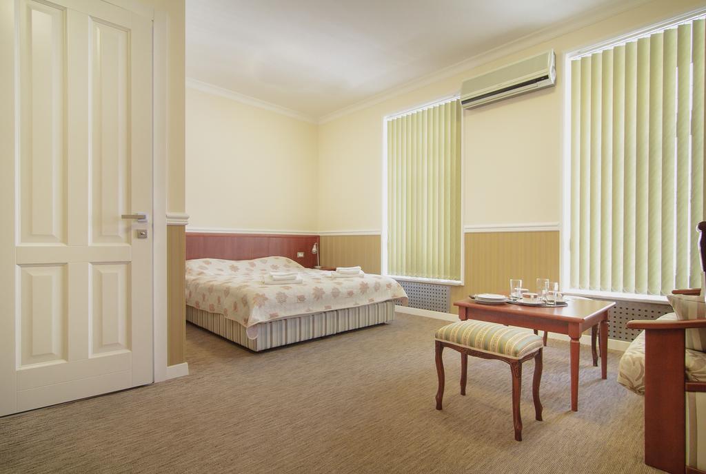 Consul Hotel Консул Odessza Kültér fotó