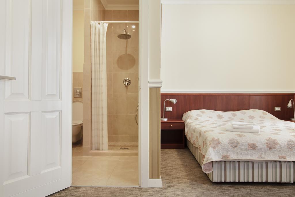 Consul Hotel Консул Odessza Kültér fotó