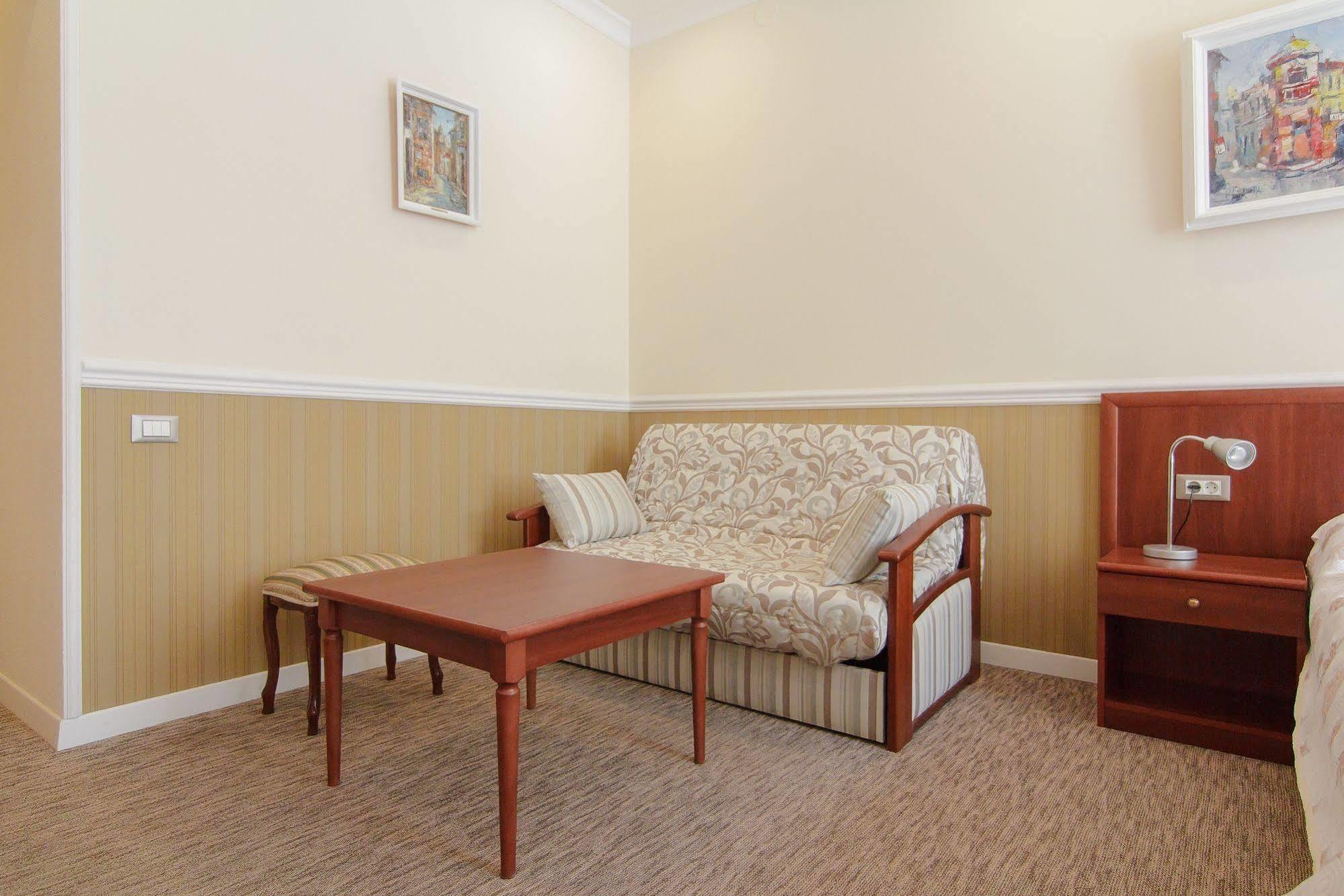 Consul Hotel Консул Odessza Kültér fotó