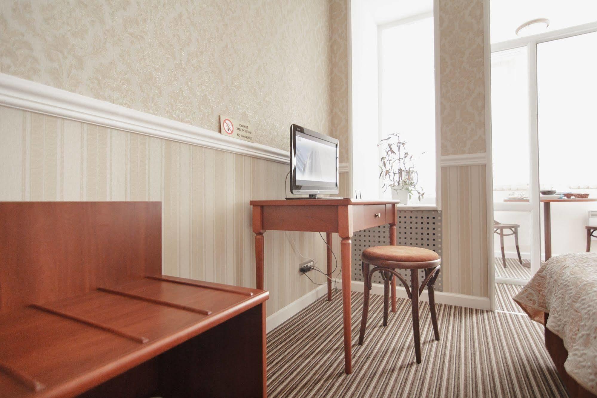 Consul Hotel Консул Odessza Kültér fotó