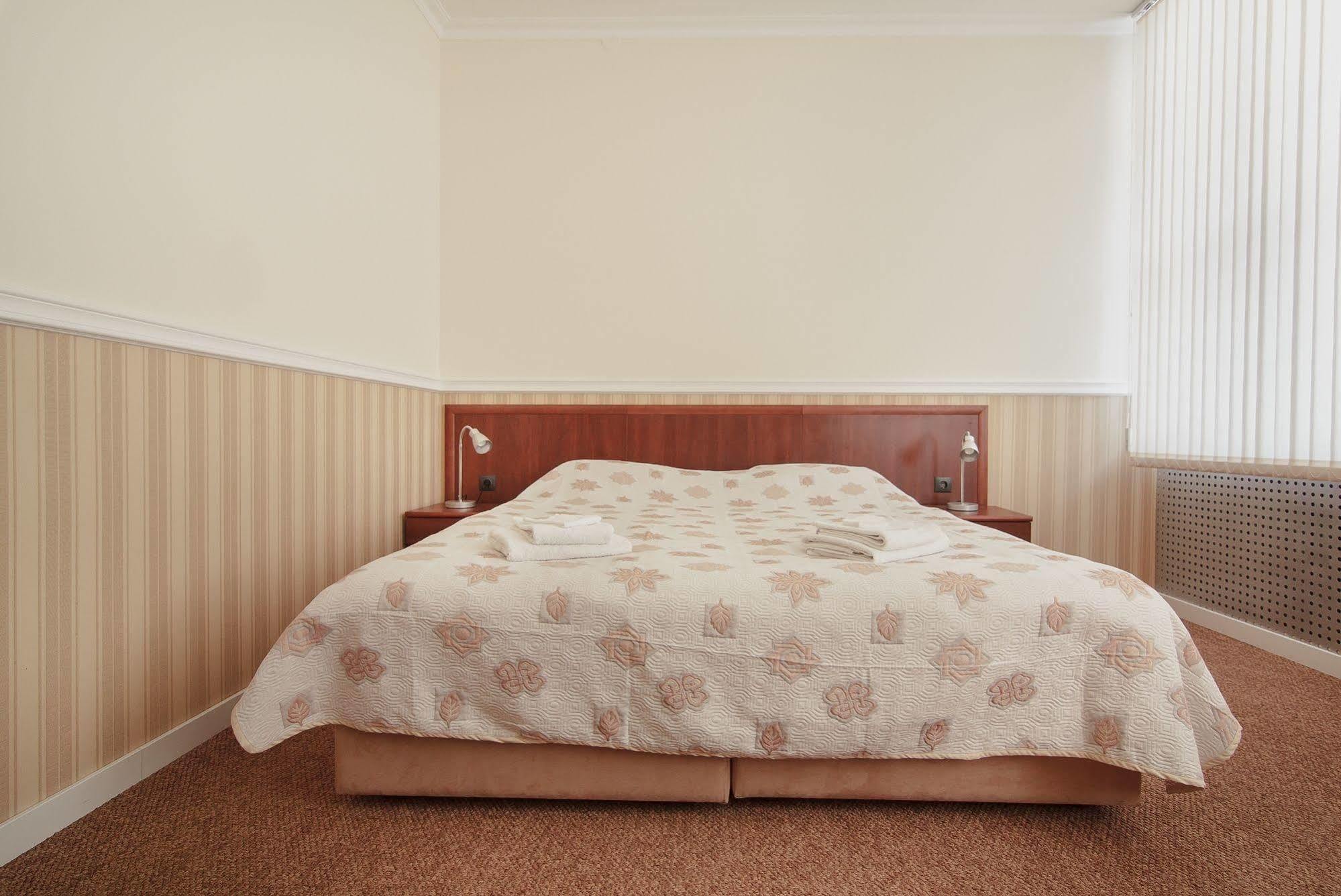 Consul Hotel Консул Odessza Kültér fotó