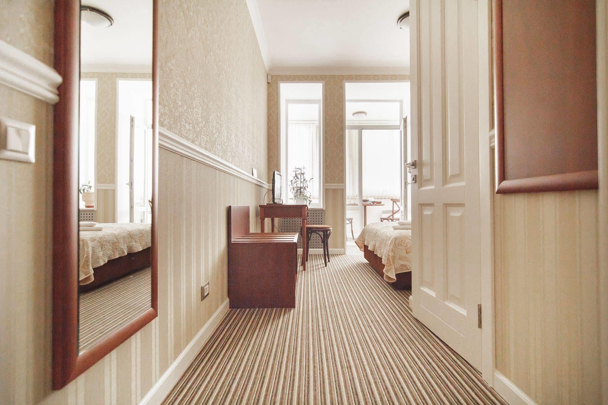Consul Hotel Консул Odessza Kültér fotó